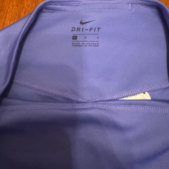 Nike Women’s Dri-Fit 3/4 Length Leggings - Picture 3 of 5